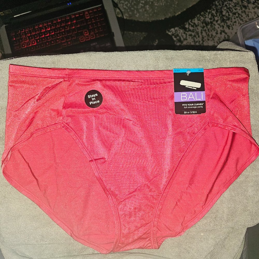 NWT Bali 2XL/9 Red Fits Your Curves Hi-Cut Full Coverage Panty.